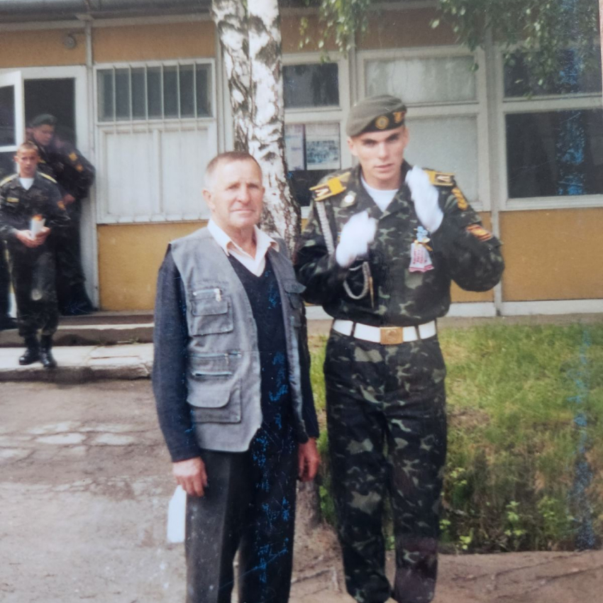 ЗДАЄТЬСЯ, У СВІТІ НЕ ІСНУВАЛО ЗАНЯТТЯ, ЯКИМ БИ ОЛЕГ НЕ ЦІКАВИВСЯ